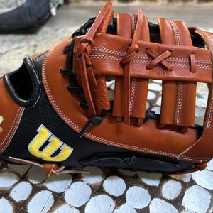 Wilson RH First Base A2000 Baseball Glove 12.5" (New)