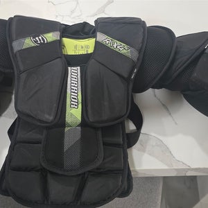 Small / Medium  Warrior RITUAL X4 E Goalie Chest Protector (Used)