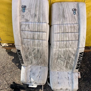 32" Intermediate Vaughn Velocity VE8 Pro Goalie Leg Pads (Used)