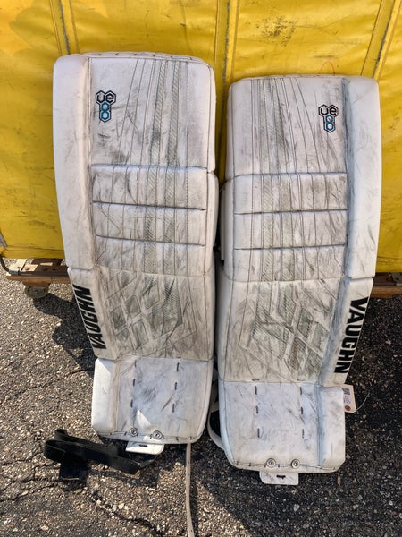 32" Intermediate Vaughn Velocity VE8 Pro Goalie Leg Pads (Used)