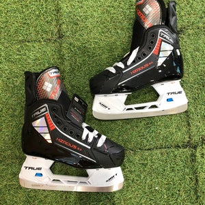 Junior True HZRDUS 5X Hockey Skates Regular Width Size 1.5 (New)