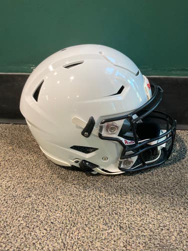 Used Youth Large Riddell SpeedFlex Helmet | EXCELLENT CONDITION