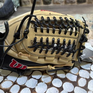 Wilson RH Pitcher's A2000 Baseball Glove 11.75" (New)