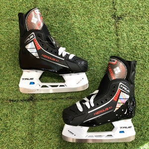 Junior True HZRDUS 5X Hockey Skates Regular Width Size 1.0 (New)
