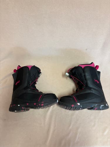Women's Size 7.0 La Mar Express Snowboard Boots Medium Flex (Used)