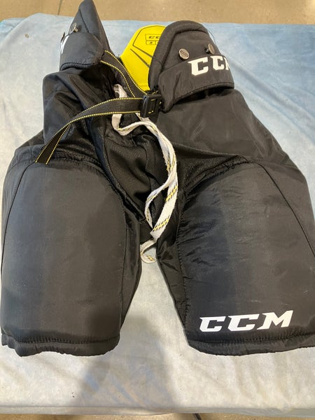 Black Junior XL CCM Tacks Classic Pro Hockey Pants (Used)