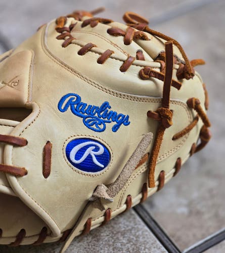 Rawlings Heart of the Hide Catchers Mitt 34" *Like New/Free D1 Baseball*
