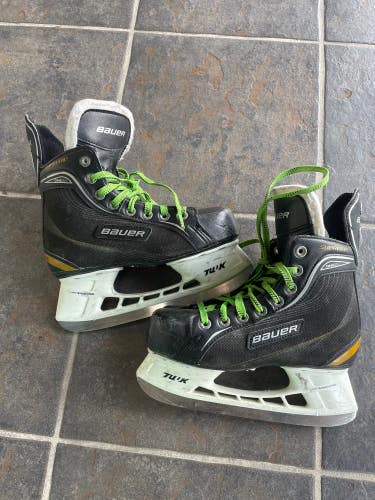 Junior Bauer Supreme One20 Hockey Skates Regular Width Size 3 (Used)