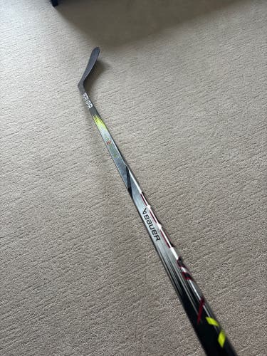 Senior Bauer Vapor Hyperlite 2 Right Handed Hockey Stick P92 Pro Stock (New)