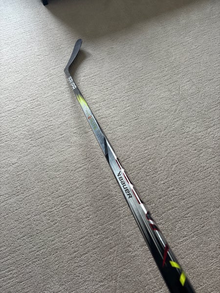 Senior Bauer Vapor Hyperlite 2 Right Handed Hockey Stick P92 Pro Stock (New)