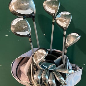 MINT CONDITION Women's Callaway Solaire Right Handed Complete Set