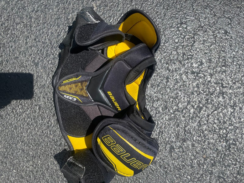 Youth Small Bauer Supreme TotalOne MX3 Shoulder Pads (Used)