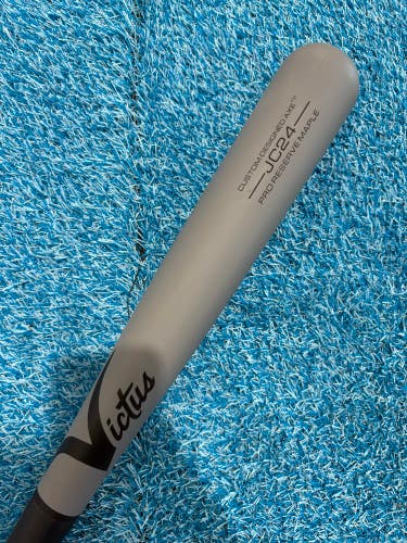 *Like New* Victus Pro Reserve JC24 Maple Bat (-3) Maple 30 oz 33" (Used)