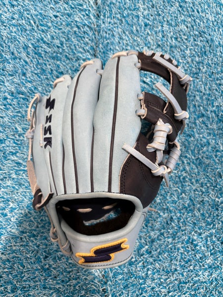 Blue SSK Z9 Maestro RH Baseball Glove 11.5" (Used)