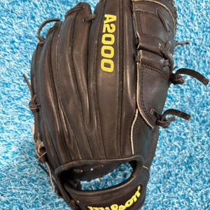Black Wilson A2000 "CK22" RH Baseball Glove 11.75" (Used)