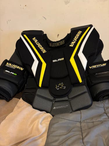 Vaughn Ventus SLR2 Pro Carbon Chest Protector-Medium