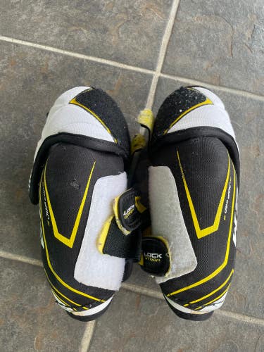 Junior Extra Large CCM Tacks 5092 Elbow Pads (Used)