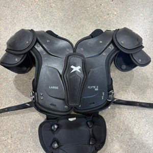 Large Youth Xenith Flyte 2 TD Shoulder Pads w/ Battle Back Plate(Used)