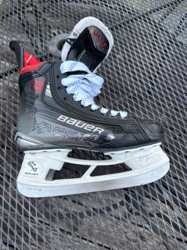 Bauer Vapor 5x pro Hockey Skates Size 5 Fly-X Blades (Used)