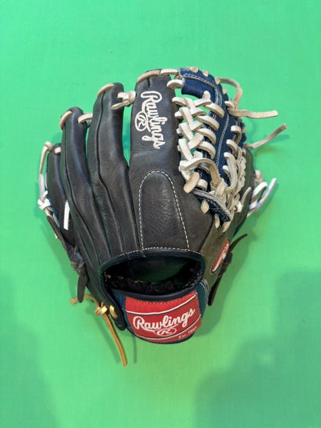 Black Rawlings RCS RH Infield Baseball Glove 11.75"
