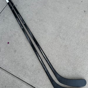 2 Pack Senior Bauer Hyperlite 2 Hockey Stick Right Handed P92 (Used)