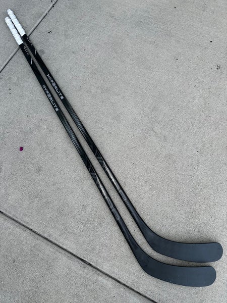 2 Pack Senior Bauer Hyperlite 2 Hockey Stick Right Handed P92 (Used)