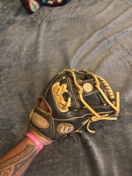 Wilson RH Infield A2000 Baseball Glove 11.5" (Used)