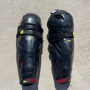 Intermediate Bauer Vapor Hyperlite 14" Shin Pads (Used)