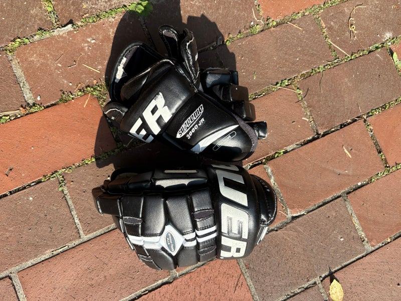 Bauer Gloves, no size tag