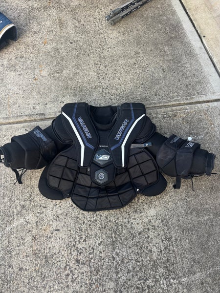 Large  Vaughn V10 Pro Carbon Goalie Chest Protector (Used)