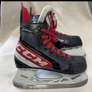 YOUTH SIZE 13 CCM JETSPEED FT485 ICE HOCKEY SKATES