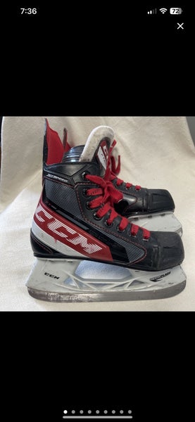 YOUTH SIZE 13 CCM JETSPEED FT485 ICE HOCKEY SKATES