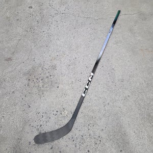 New CCM Jetspeed FT8 Pro Senior RH P88 80 Flex hockey stick