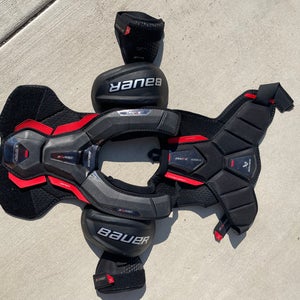 Large Intermediate Bauer Vapor 3X Pro Shoulder Pads (Used)