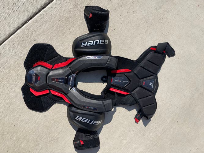 Large Intermediate Bauer Vapor 3X Pro Shoulder Pads (Used)