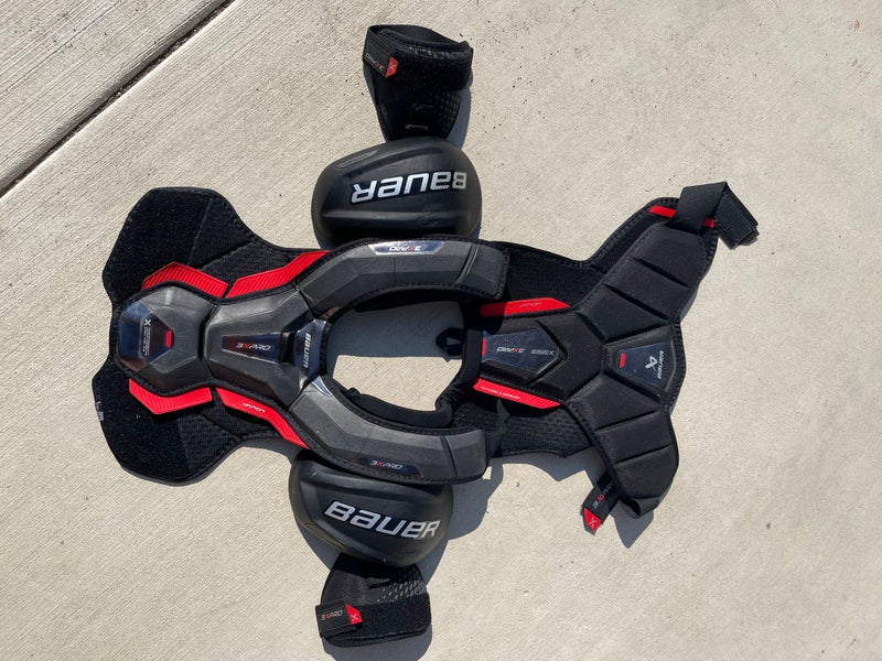 Large Intermediate Bauer Vapor 3X Pro Shoulder Pads (Used)