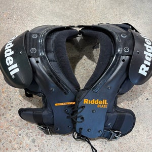 Medium Youth Riddell Blaze Shoulder Pads (Used)