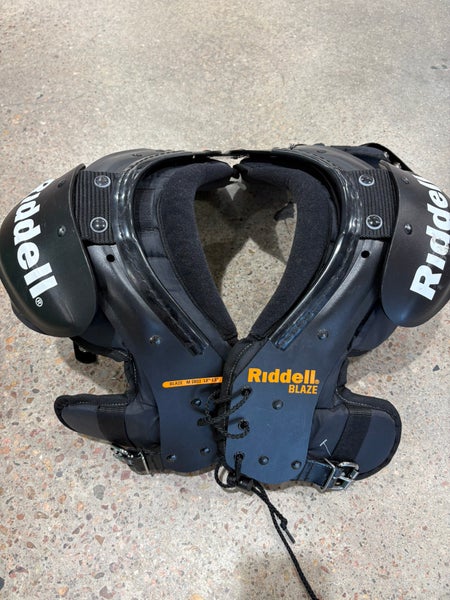 Medium Youth Riddell Blaze Shoulder Pads (Used)