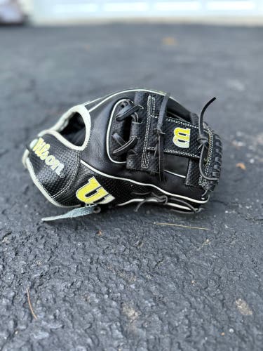 Wilson RH Infield A2000 1786 Baseball Glove 11.5" (Used)