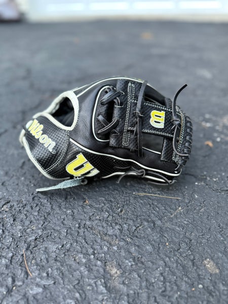 Wilson RH Infield A2000 1786 Baseball Glove 11.5" (Used)