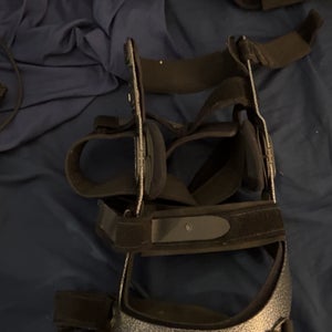 Knee brace donjoy L