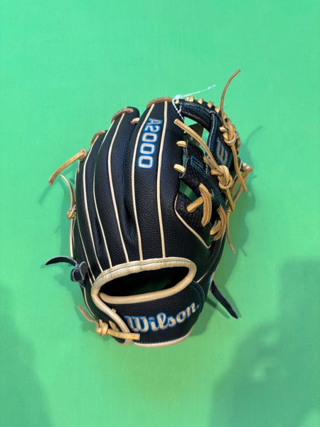 Black Wilson A2000 DP15SC SuperSkin RH Infield Baseball Glove 11.5"