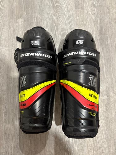 Sher-wood legend 1 shin Pad