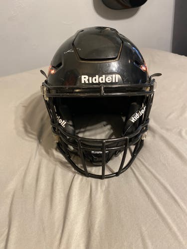 Medium Adult Riddell SpeedFlex Helmet (Used)