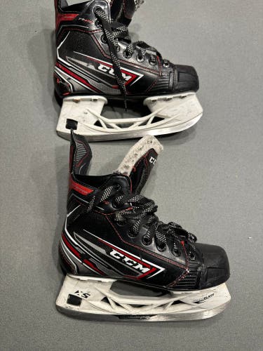 CCM JetSpeed FT470 Hockey Skates Regular Width  Size 1.5 (Used)