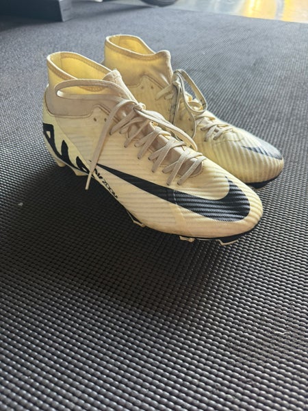 Nike Mercurial Superfly 9 Cleats (size 9.5)