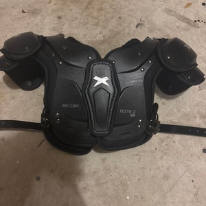 Medium Youth Xenith Flyte Shoulder Pads (Used)