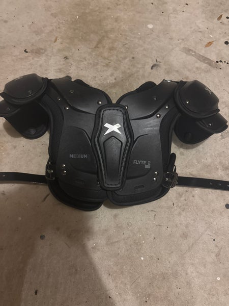 Medium Youth Xenith Flyte Shoulder Pads (Used)