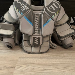Intermediate M/L Warrior Ritual G5 Goalie Chest Protector  (Used)