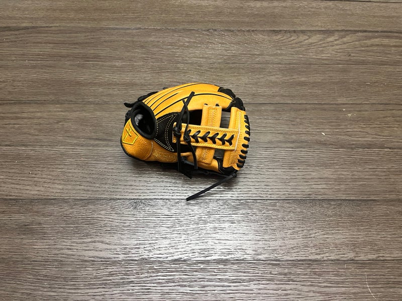 Glove Plug 10.5" Infield Training Glove